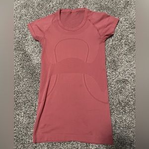 Lululemon swiftly tech short sleeve size 4